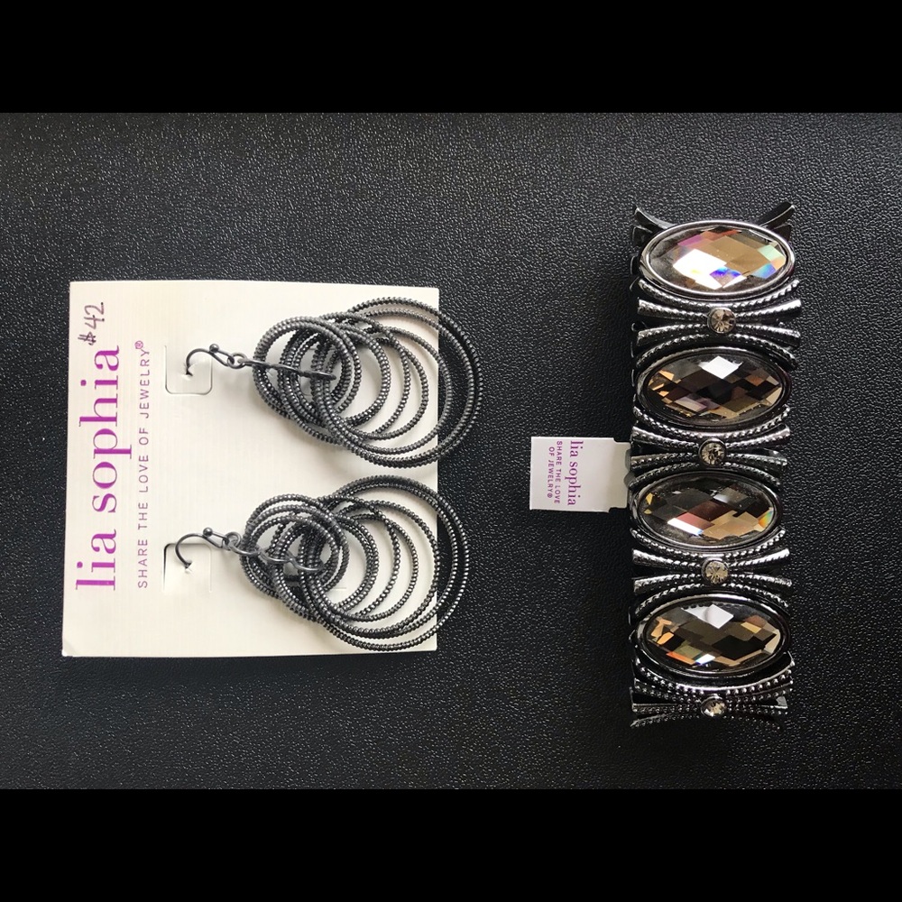 Lia Sophia hematite earring and bracelet set!